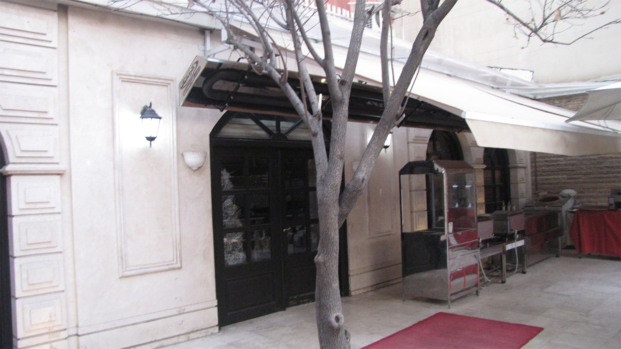 چراغ دیواری