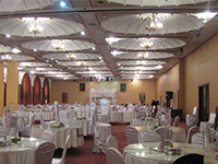 نور پردازی با لوستر و پروژکتور