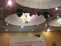 نور پردازی با لوستر و پروژکتور